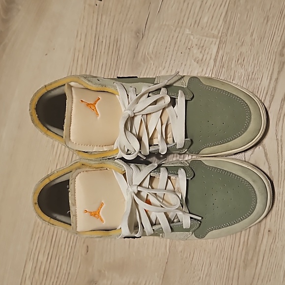 Nike Kid's Sz 7y Air Jordan 1 Low SE Craft Sky J Light Olive Black FD9092 300 - Picture 3 of 6